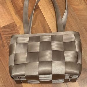 🥂Harvey’s Original Seatbelt bag 🥂